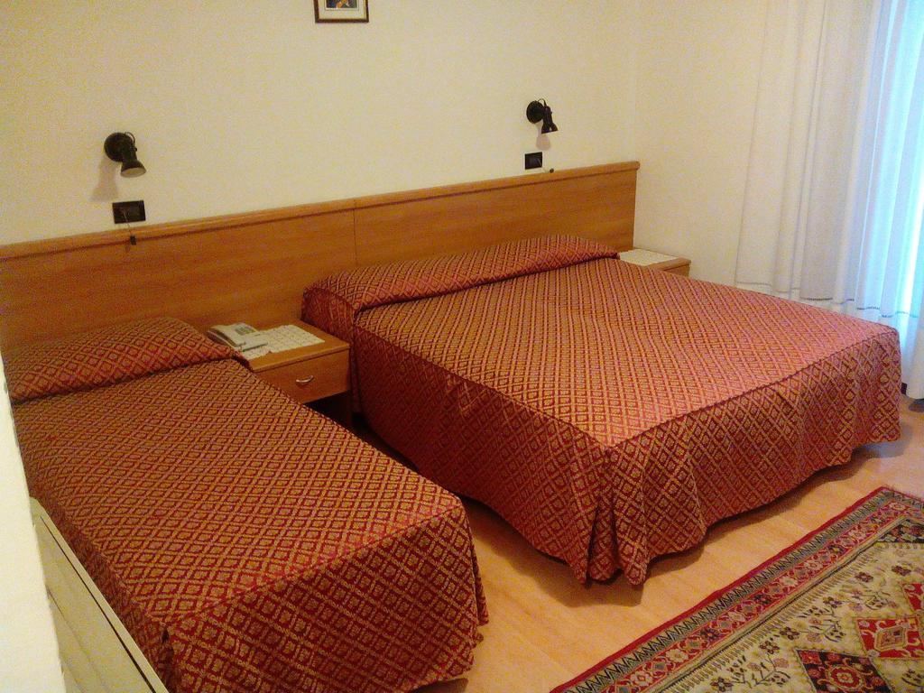 Albergo Alla Speranza Castelfranco Veneto Rum bild